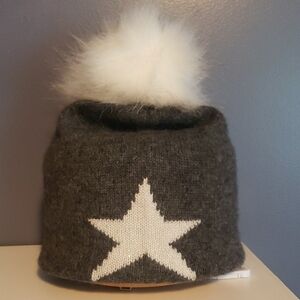Gray Star Pom-Pom Kids Beanie